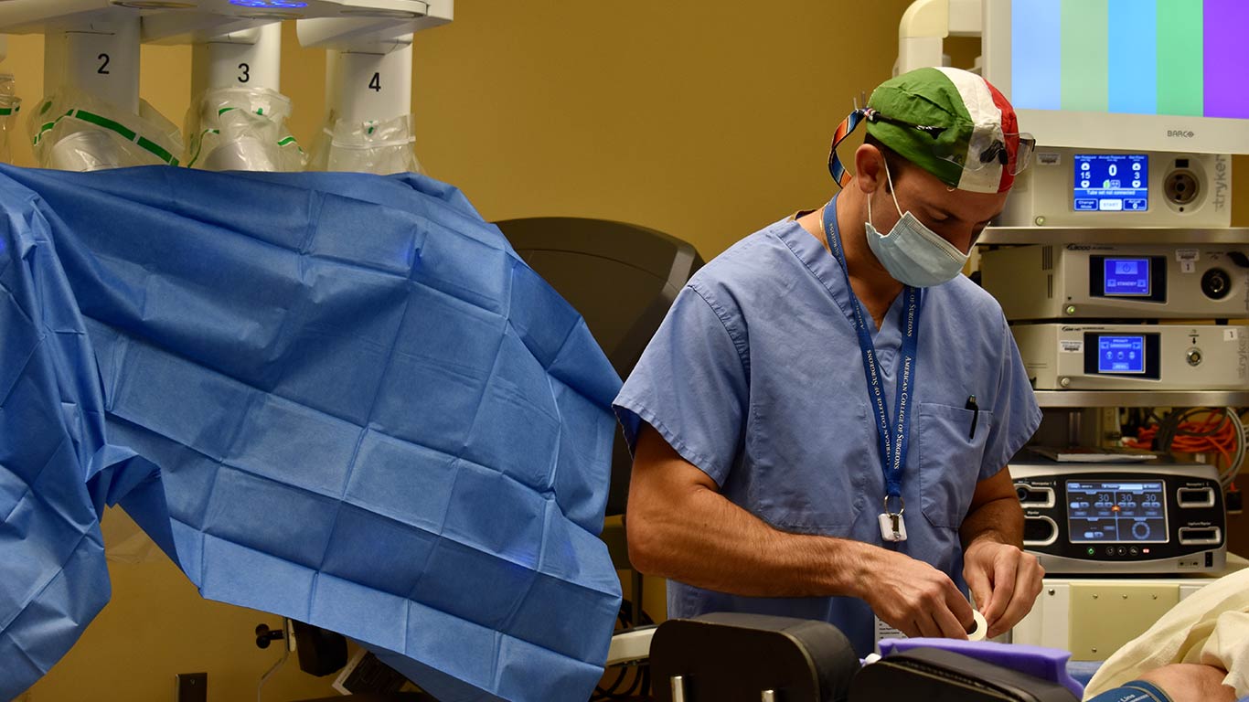 Robotic-Assisted Surgery: What It Is and Why It's Here to Stay - Lompoc  Valley Medical Center
